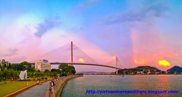 bai-chay-bridge-on-halong-bay