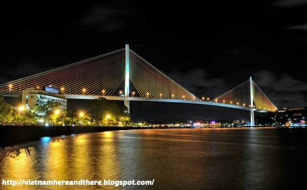 bai-chay-bridge-on-halong-bay