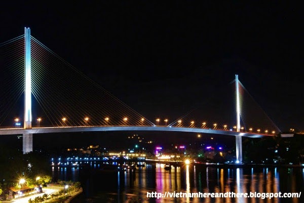 bai-chay-bridge-on-halong-bay