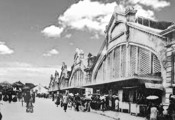 dong xuan market in hanoi