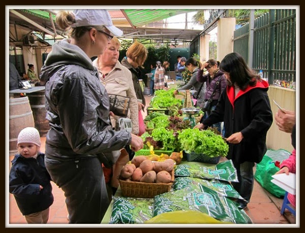 Various kinds of goods were shown there