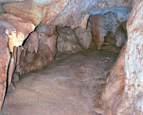 me-cung-cave-gray-line-halong-cruise