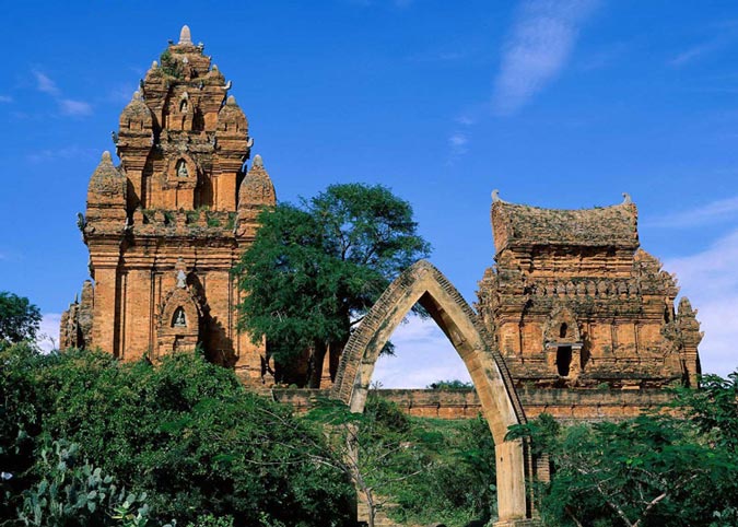 po-klong-garai-towers-ninh-thuan-vietnam