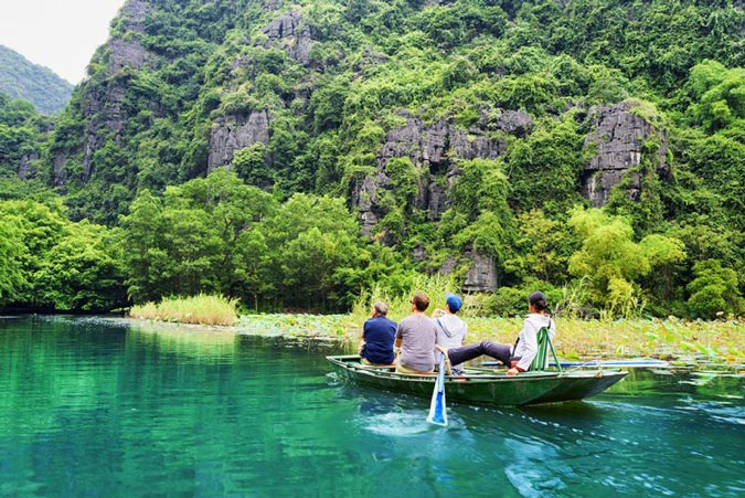 rowing-at-trang-an-complex