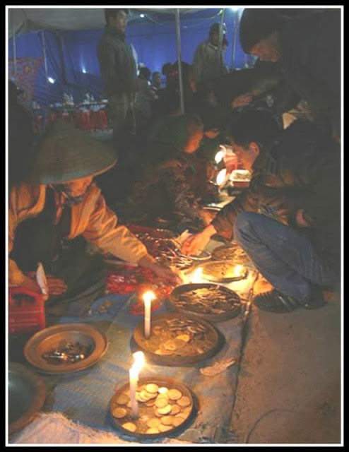 Ying - Yang market at night